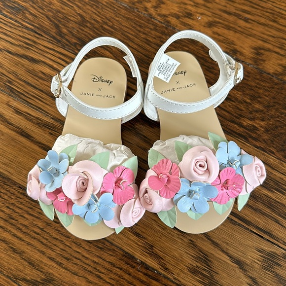 Disney x Janie and Jack Alice In Wonderland Flower Sandal, size 6 - Picture 1 of 2
